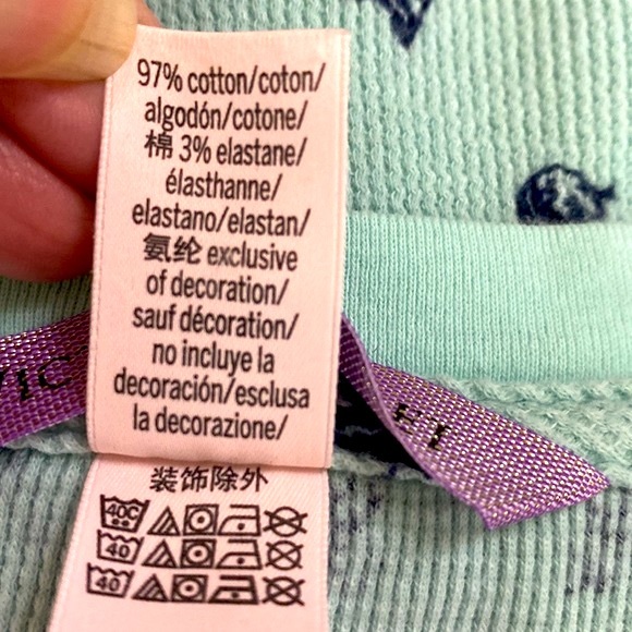 Victoria’s Secret green pajama top with navy blue VS logos - Picture 7 of 7